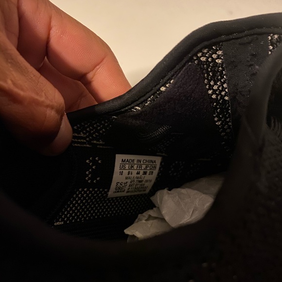 Size 10 Oreo Yeezys - Picture 4 of 5
